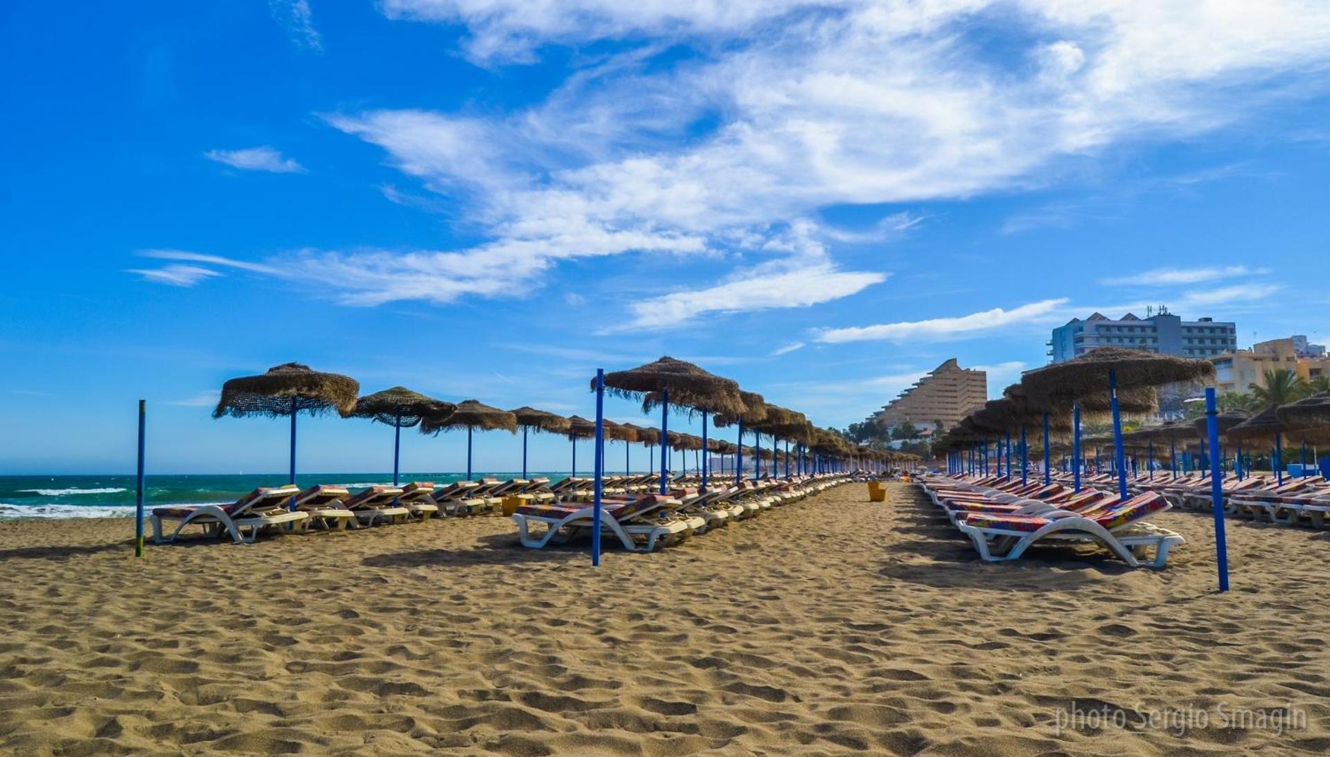 Apartamentos Los Cisnes - 2º Linea De Playa - Perfecta Ubicacion Benalmádena Zewnętrze zdjęcie