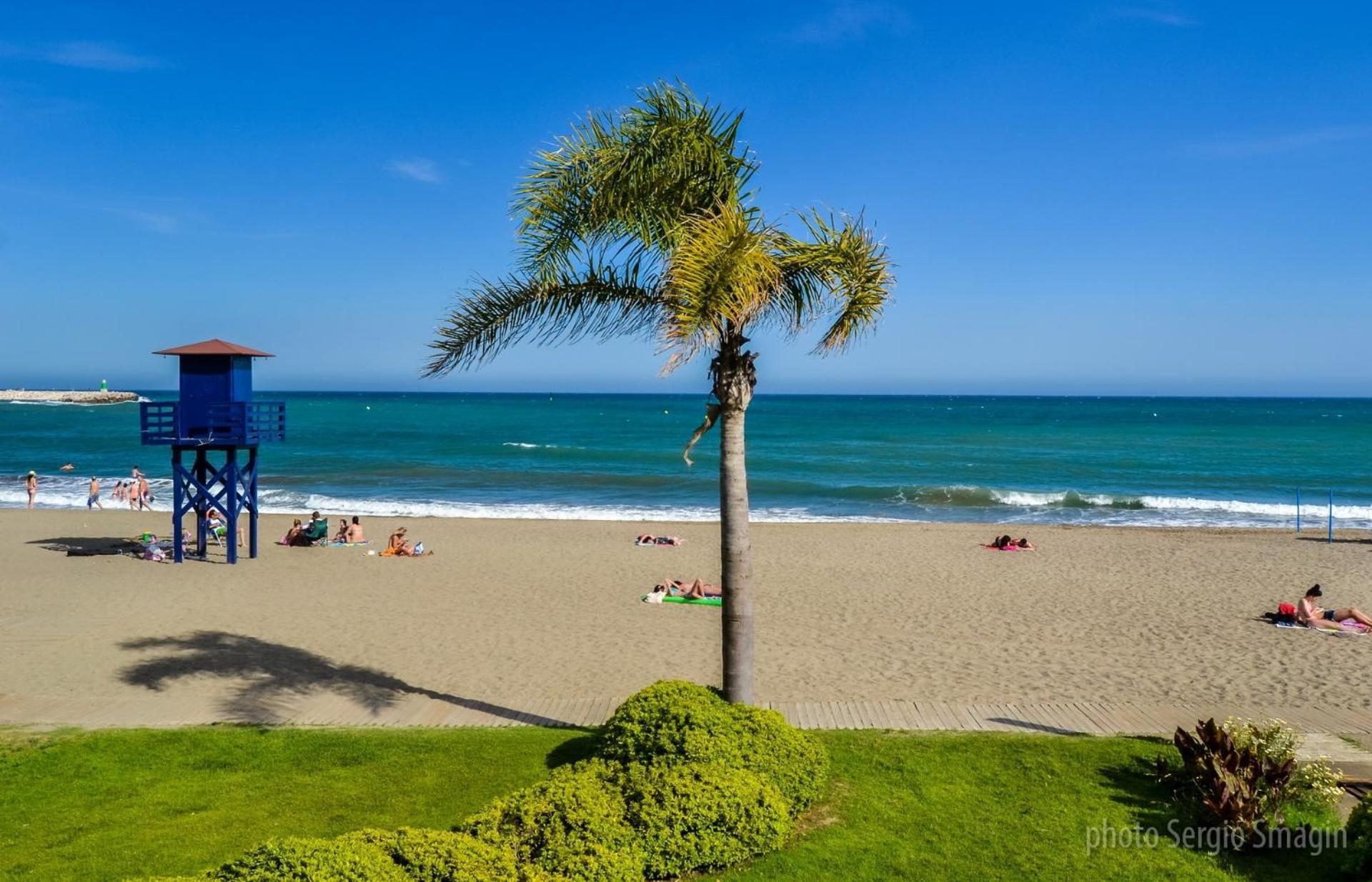 Apartamentos Los Cisnes - 2º Linea De Playa - Perfecta Ubicacion Benalmádena Zewnętrze zdjęcie