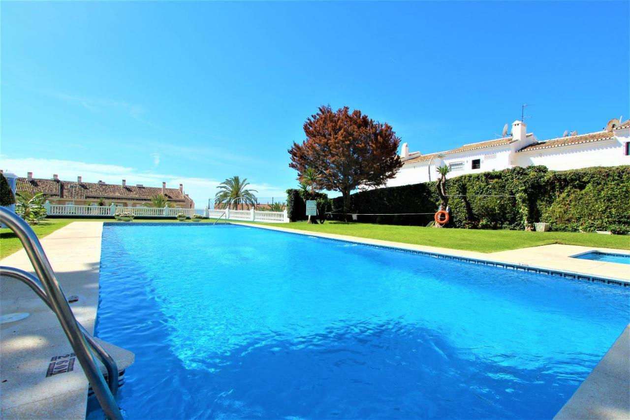 Apartamentos Los Cisnes - 2º Linea De Playa - Perfecta Ubicacion Benalmádena Zewnętrze zdjęcie
